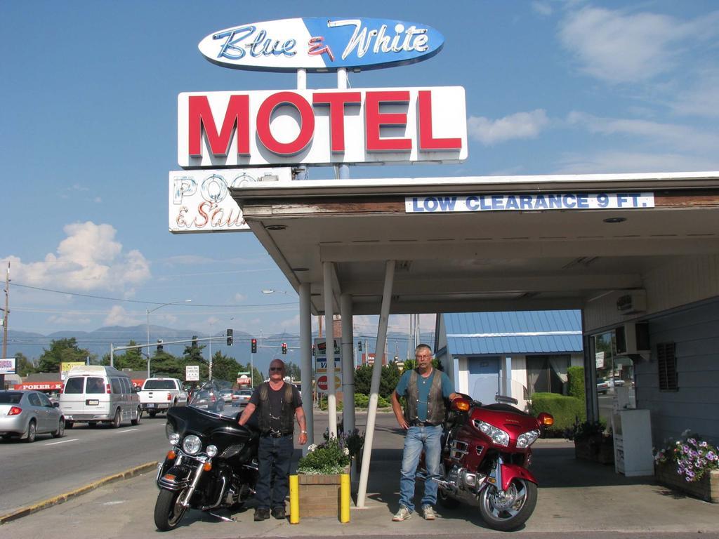 Blue And White Motel คาลิสเปล ภายนอก รูปภาพ
