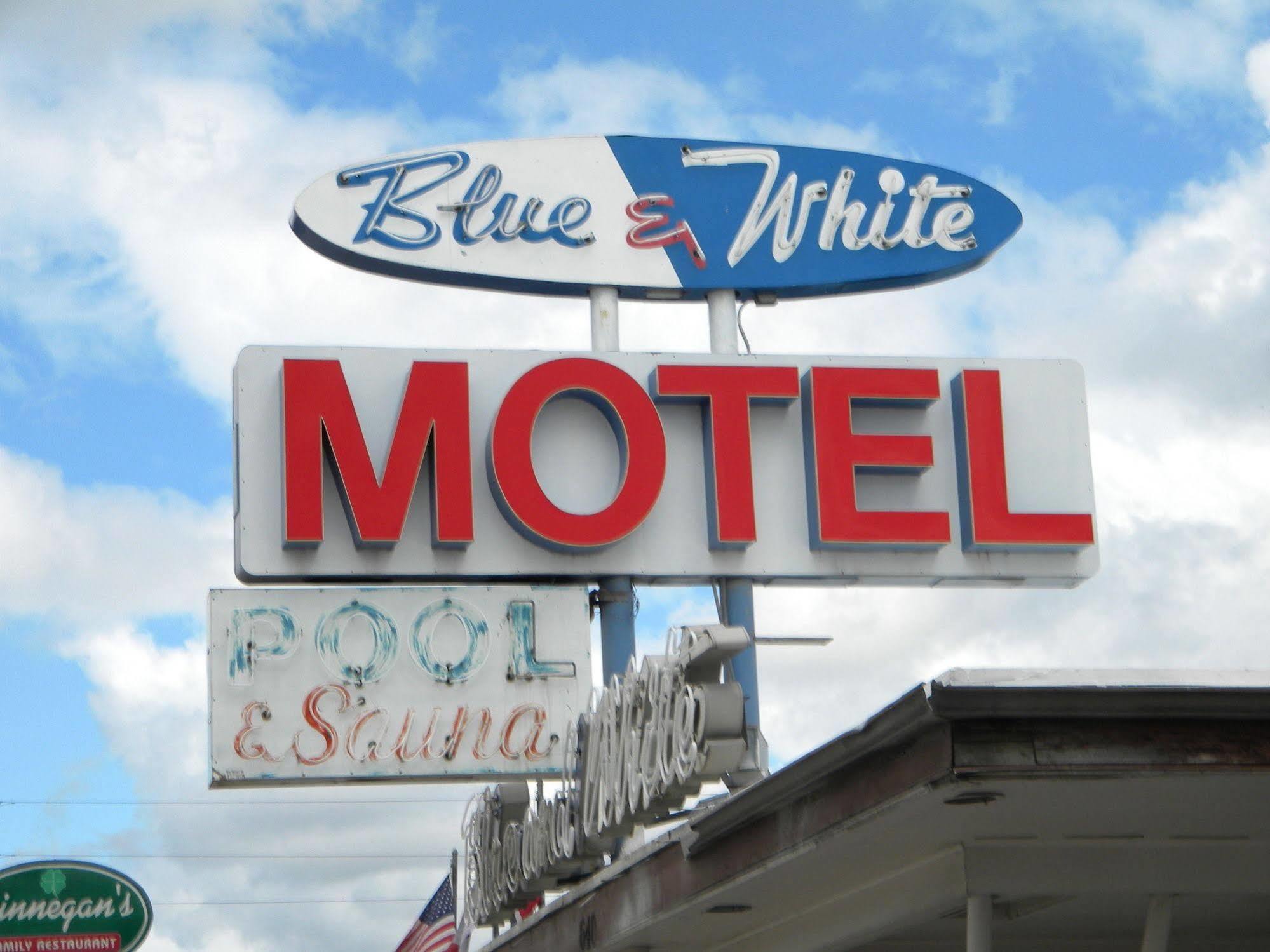 Blue And White Motel คาลิสเปล ภายนอก รูปภาพ