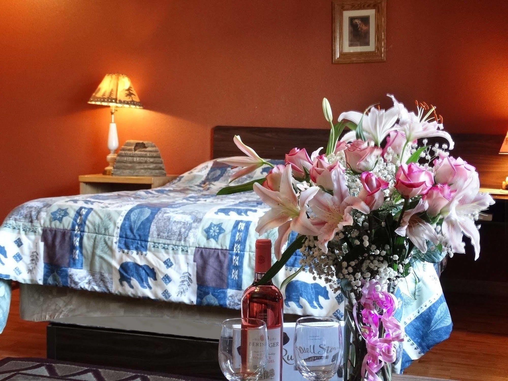 Blue And White Motel คาลิสเปล ภายนอก รูปภาพ