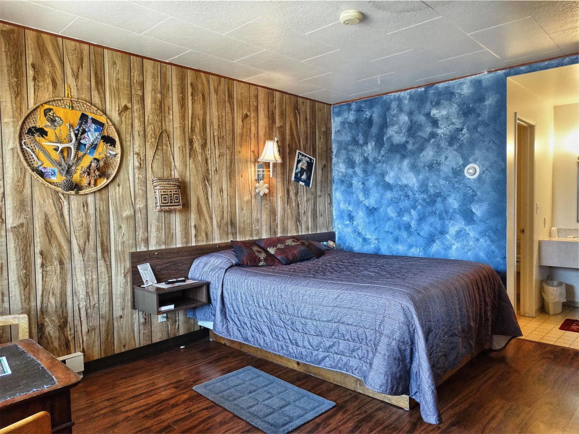 Blue And White Motel คาลิสเปล ภายนอก รูปภาพ