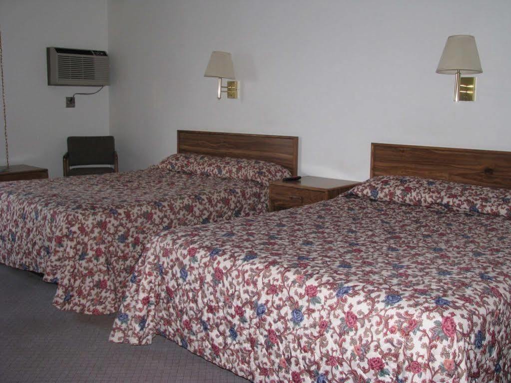 Blue And White Motel คาลิสเปล ภายนอก รูปภาพ